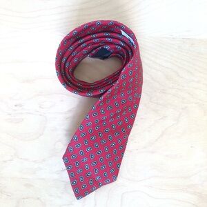 Nino Cerruti Paris Red Paisley Men's 100% Silk Tie Vintage Made in Canada